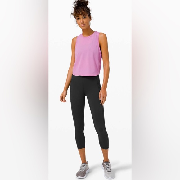 Lululemon Invigorate High Rise NWT Crop 23” size 4 black color - Picture 4 of 7